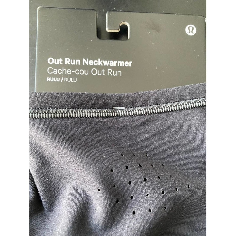 Lululemon Out Run Neckwarmer. NWT. Black. One size. Unisex. - Picture 2 of 4